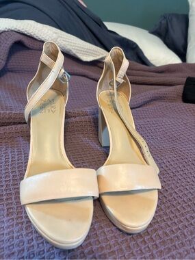 Naturalizer leather Nude Beige Ankle-Strap Block Heel Sandals sz 9